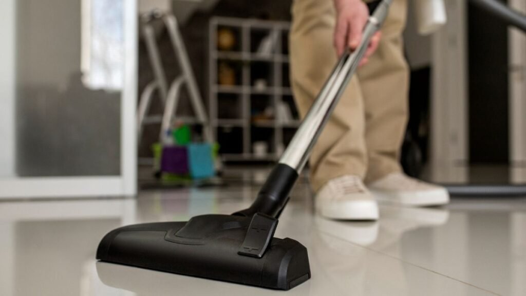 Por que os aspiradores de pó são considerados utensílios essenciais