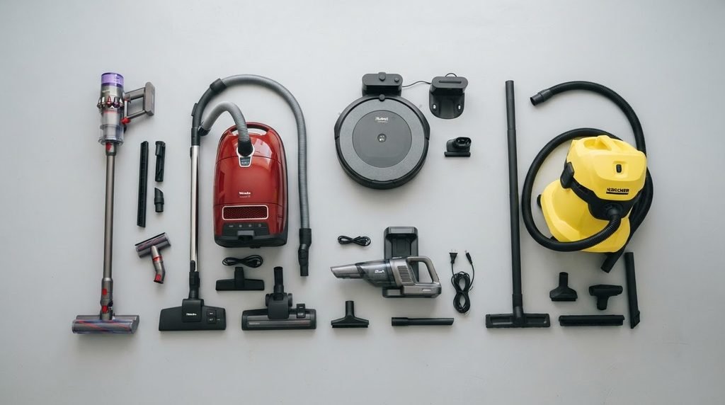 Conjunto com diferentes tipos de aspiradores de pó disponíveis no mercado brasileiro
